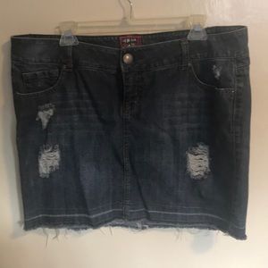 Torrid distressed denim skirt SZ 14